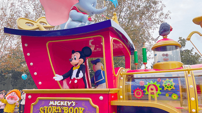 Show diễn Mickey’s Storybook Express