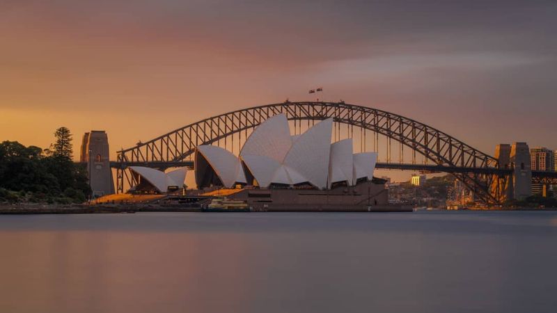 Hòa mình vào cảnh hoàng hôn lãng mạn tại Nhà hát