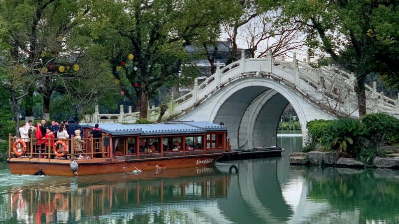 hai sông bốn hồ