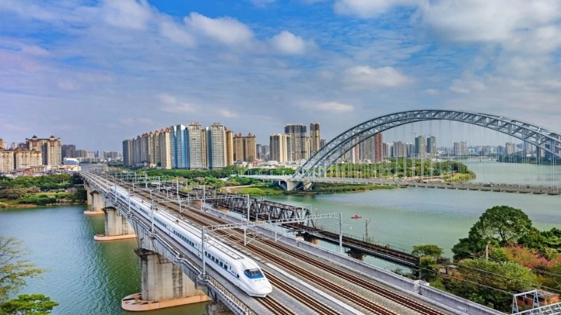 Di chuyển Bằng Tường - Sùng Tả bằng tàu cao tốc hiện đại
