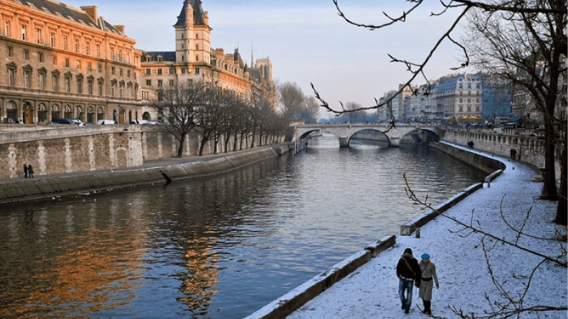 Dòng sông Seine Paris mùa đông