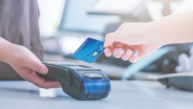 Giao dịch nhanh chóng bằng thẻ ATM, VISA