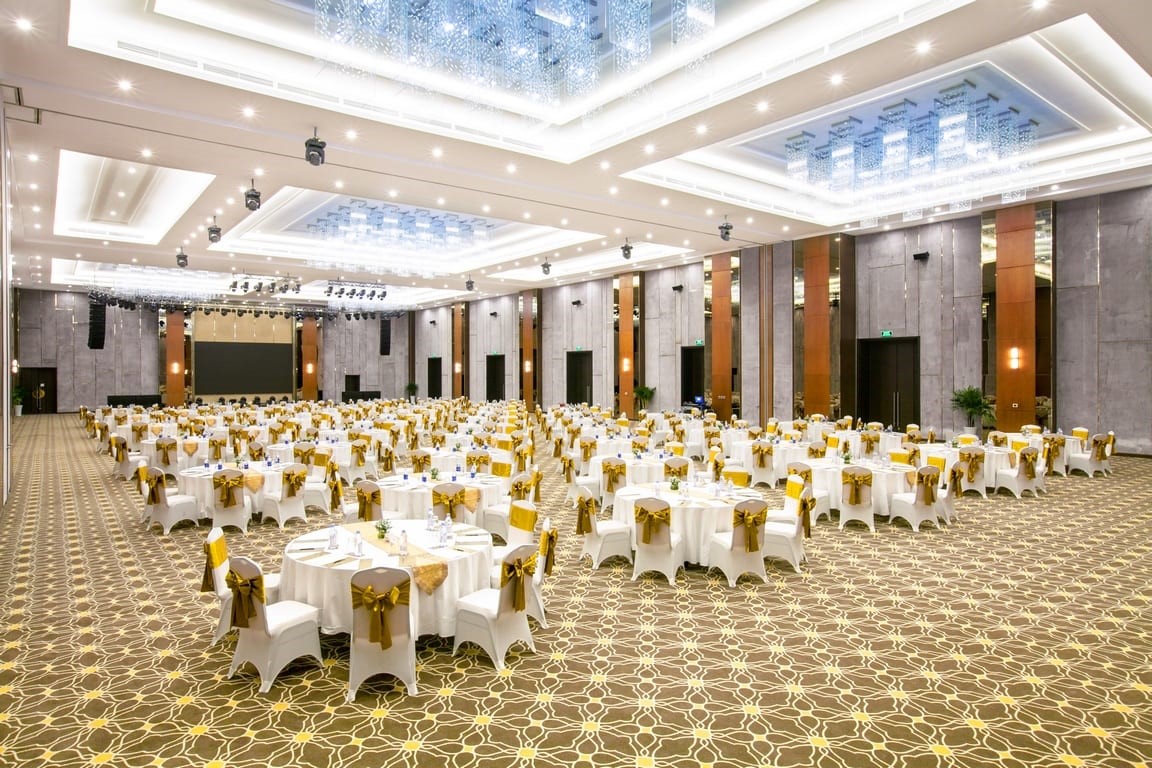 Grand Ballroom rộng tới 1.000m² đón tiếp được tới 900 khách