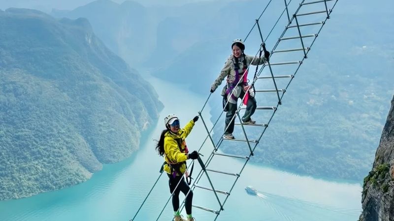 Du lịch &Acirc;n Thi Hồ Bắc ph&ugrave; hợp với du kh&aacute;ch th&iacute;ch trekking (XHS: 进击的汉堡)