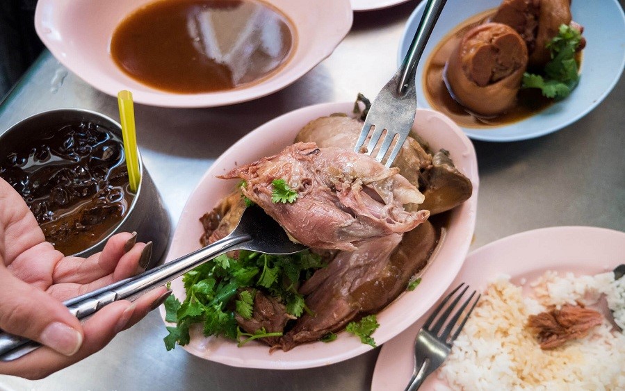 Khao Kha Moo là món ăn đặc sắc của người Chiang-mai – Chiang Rai