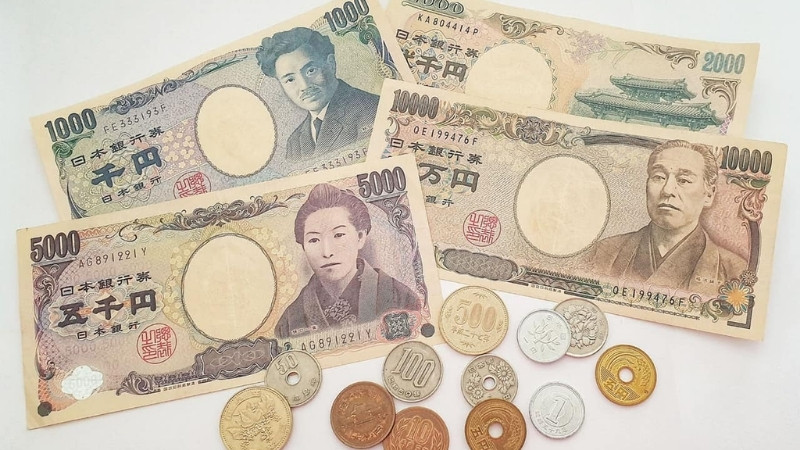 N&ecirc;n chuẩn bị tiền mặt khi du lịch Fukuoka Nhật Bản