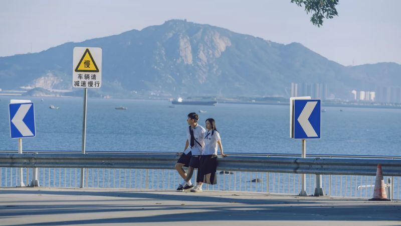 Tận hưởng kh&ocirc;ng kh&iacute; biển trong l&agrave;nh tại Đường ven biển Ho&agrave;n Đảo Lộ 