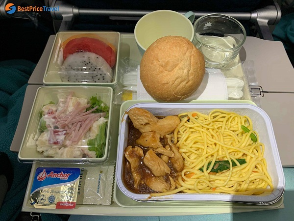 Suất ăn trên máy bay của Vietnam Airlines