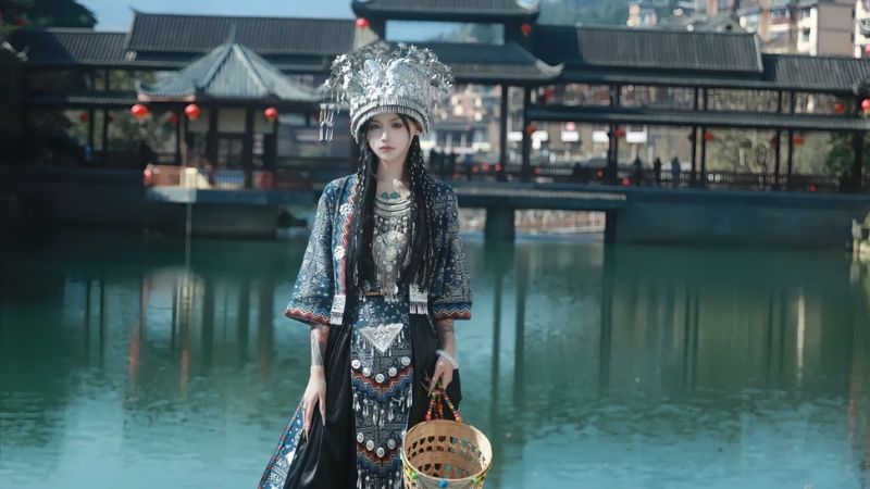 Chụp ảnh ấn tượng với trang phục dân tộc Miêu