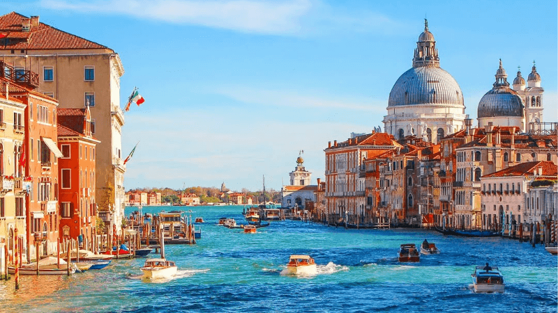 Vẻ xinh đẹp, thơ mộng và lãng mạn của Venice Ý 