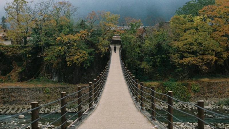 Cầu Deai - c&acirc;y cầu treo dẫn du kh&aacute;ch bước v&agrave;o L&agrave;ng cổ Shirakawago