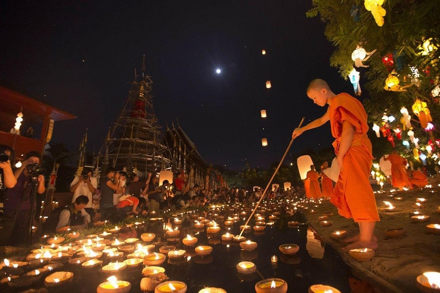 Thả đèn hoa đăng tại Yee Peng Lanna Dhutanka Thái Lan