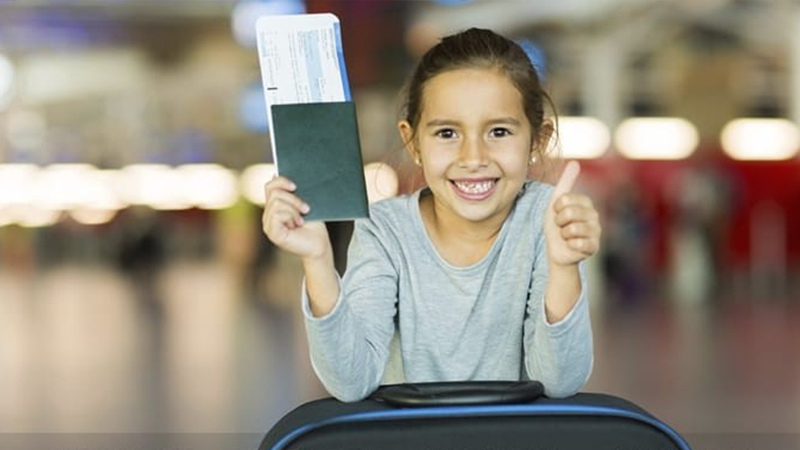 Trẻ em có quốc tịch nước ngoài bắt buộc phải có hộ chiếu