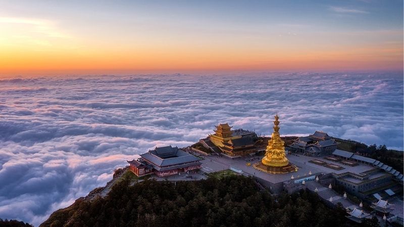 Cảnh quan Nhật xuất v&agrave; V&acirc;n hải si&ecirc;u thực ở n&uacute;i Nga Mi