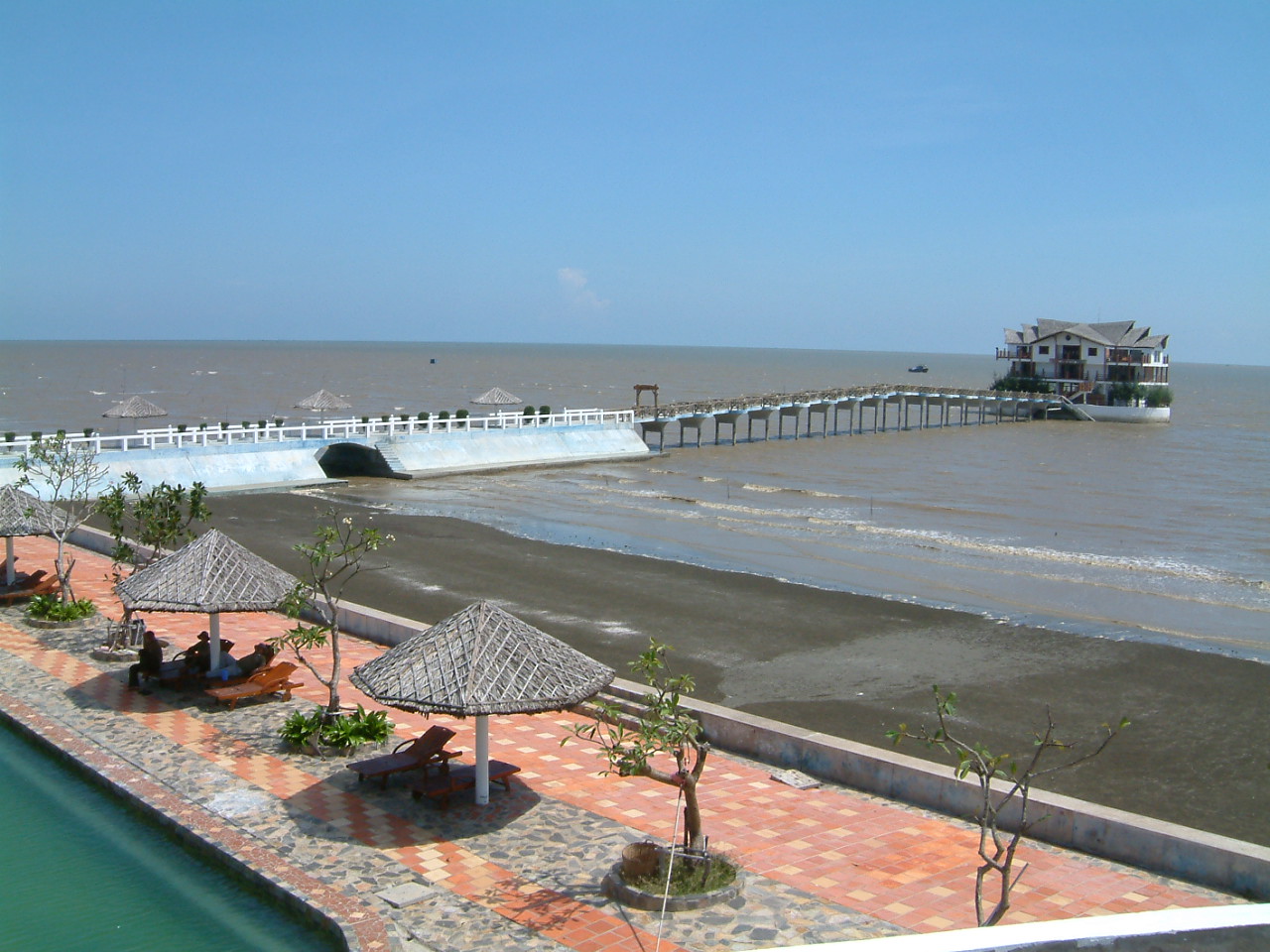 Cầu Nam Hải - địa điểm check in đẹp tại khu du lịch sinh thái Biển Phương Nam, Sài Gòn