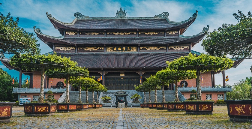 Đặt vé máy bay đi Ninh Bình thăm chùa Bái Đính