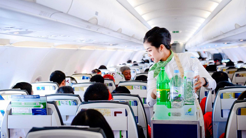 Tiếp viên Bamboo Airways được khách hàng đánh giá cao