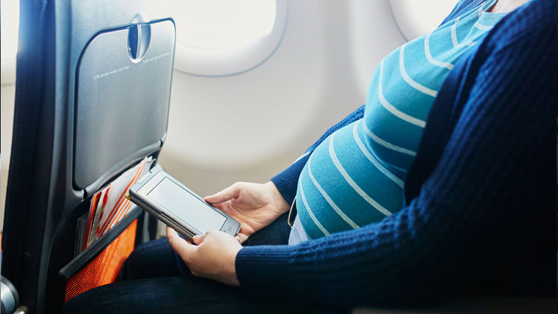 Áp suất trong máy bay không gây hại tới thai nhi