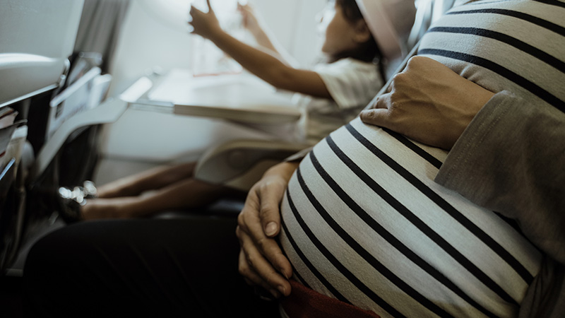 Bà bầu có thai dưới 32 tuần đi được máy bay Vietravel Airlines