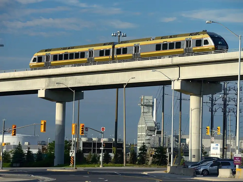 Tàu tốc hành UP Express Canada