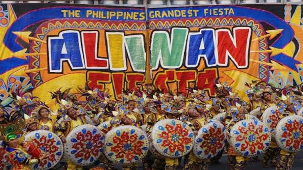 Lễ hội Aliwan Fiesta đầy s&ocirc;i động