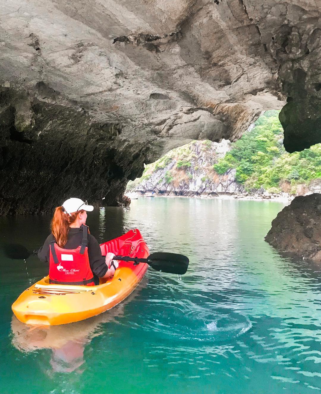 Chèo thuyền kayak khám phá vịnh Hạ Long - Vịnh Lan Hạ