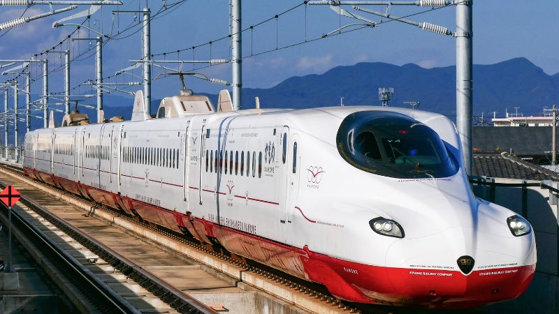 Tàu JR Kamome được nhiều du khách lựa chọn