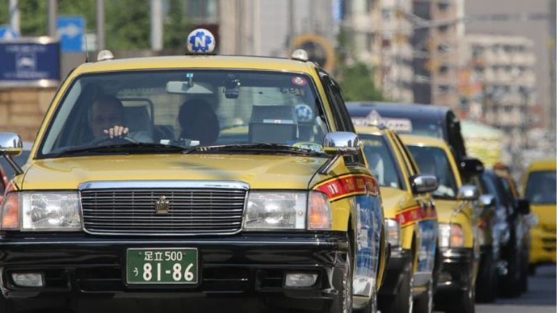 Taxi là phương tiện phù hợp với nhóm khách nhiều hành lý