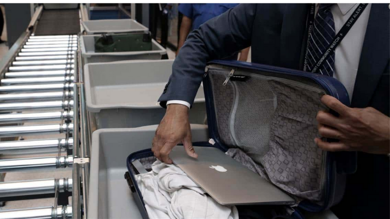Lưu ý khi mang laptop lên máy bay