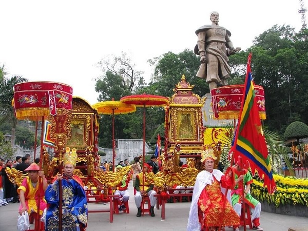 Lễ hội Quảng Ninh nổi tiếng tổ chức tại đền Cửa Ông 