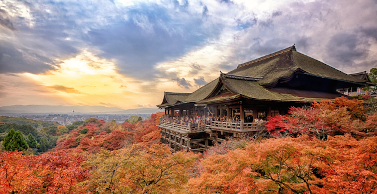  Otowasan Kiyomizu-dera mùa thu