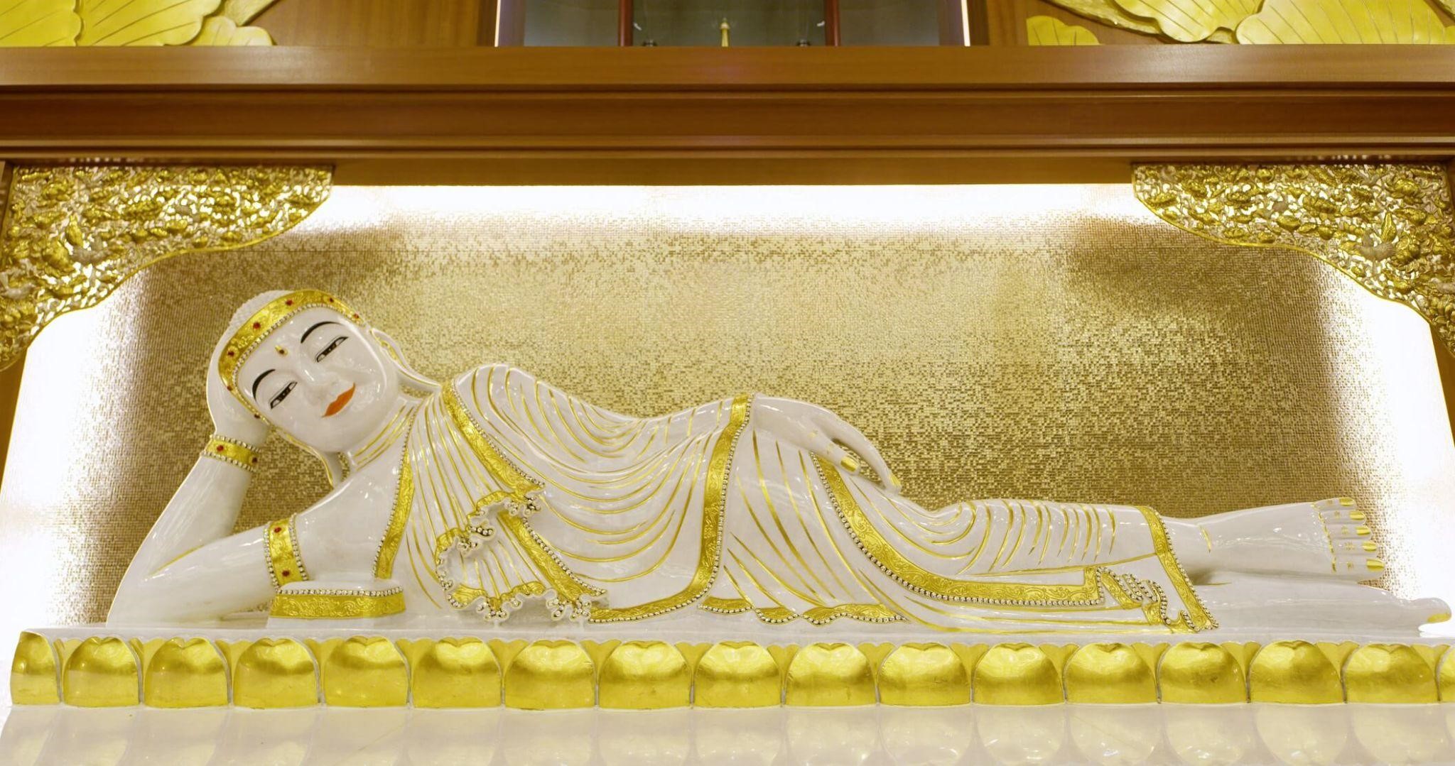 Tượng Phật nằm bằng ngọc trắng trong Đền Phật Ngọc