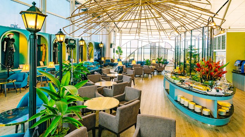 Phòng chờ Le Saigonnais Lounge nổi bật với không gian thiết kế sang trọng