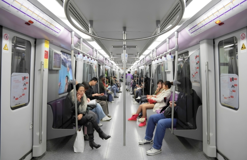 C&aacute;ch di chuyển bằng t&agrave;u điện ngầm Trung Quốc