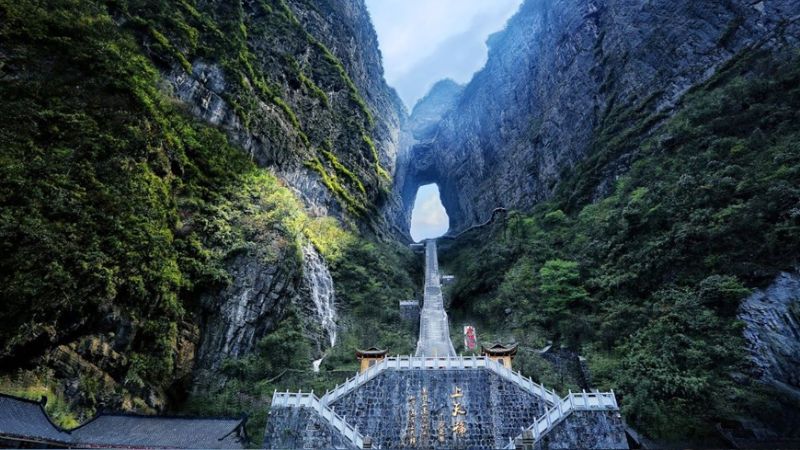 Cổng trời Thiên Môn Sơn hùng vĩ