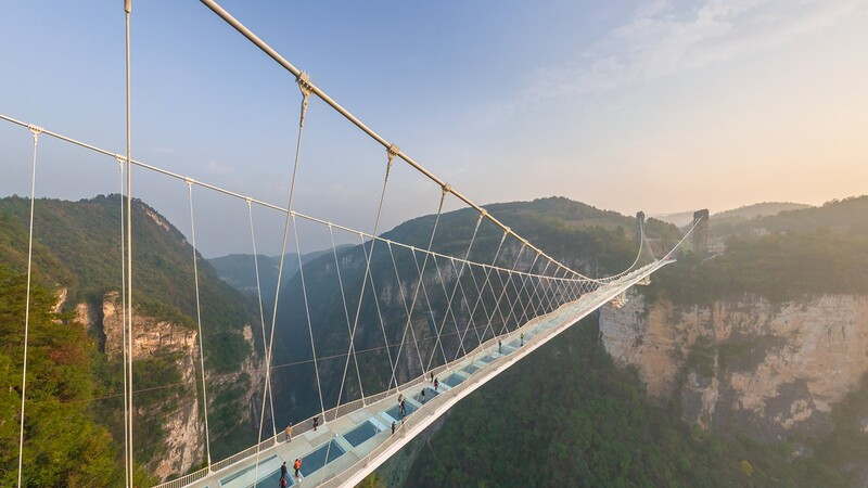 Cầu kính Trương Gia Giới hay còn gọi là cầu kính Thiên Vân Độ