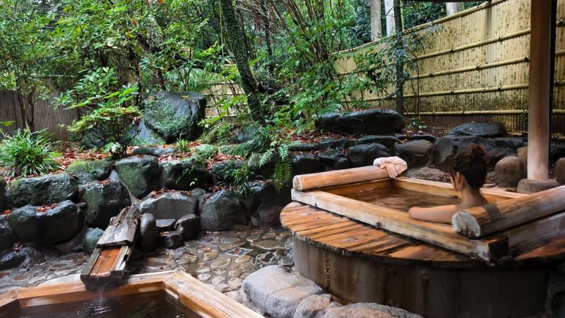 Trải nghiệm tắm onsen tại Hakone
