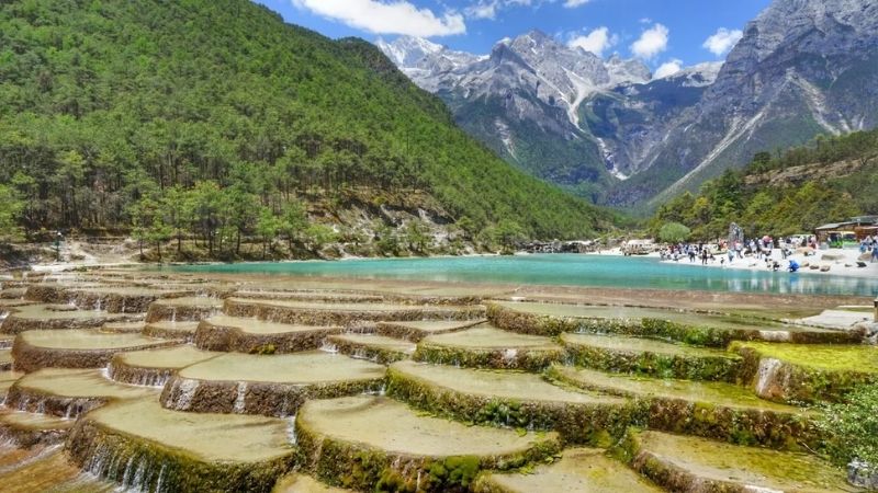Hồ ruộng bậc thang là khung cảnh đặc trưng của Lam Nguyệt Cốc