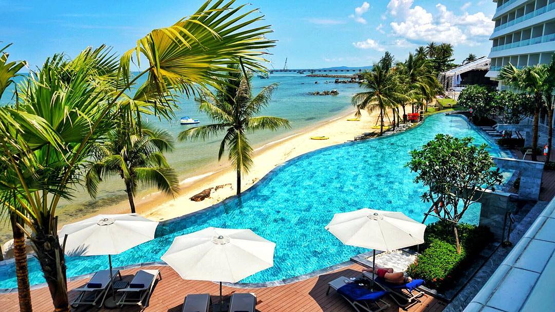 Hồ bơi tại Seashells Phú Quốc hotel & Spa