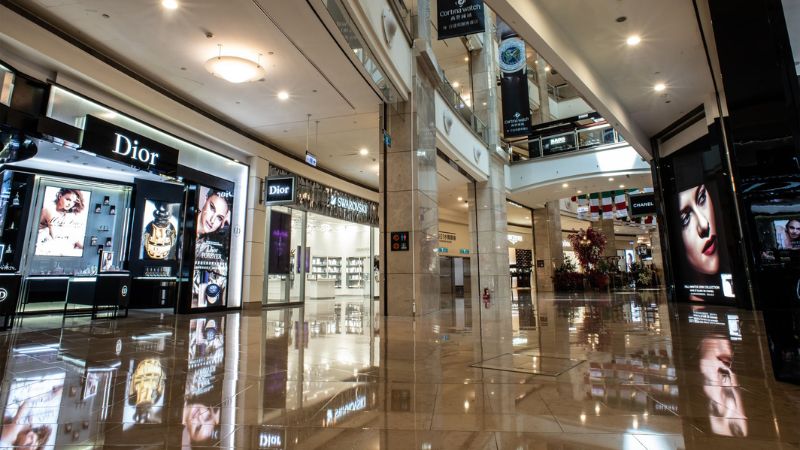 Tháp Taipei 101 tập trung rất nhiều thương hiệu nổi tiếng, xa xỉ trên thế giới