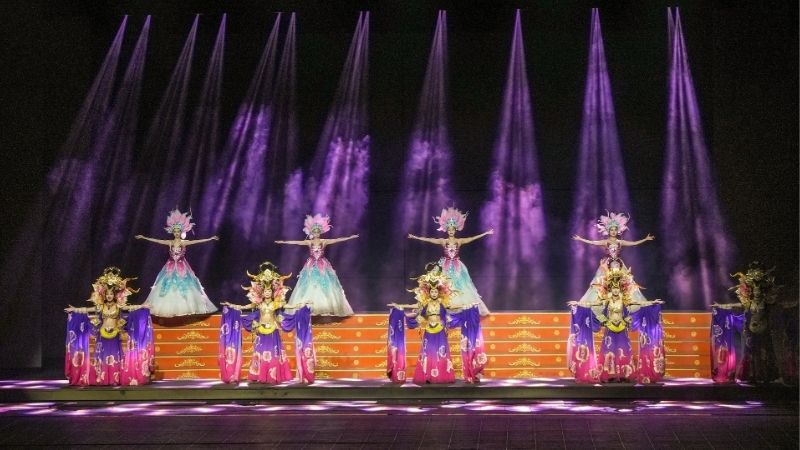 Cảm gi&aacute;c như h&oacute;a th&acirc;n v&agrave;o nh&acirc;n vật trong Show Lệ Giang Thi&ecirc;n Cổ T&igrave;nh