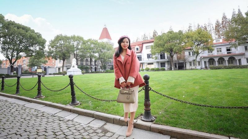 Du khách check in tại phim trường như tại trời Âu