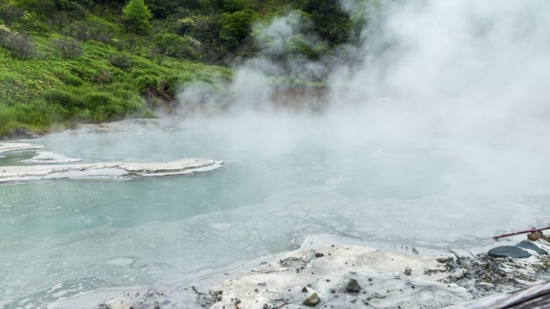Noboribetsu Onsen l&agrave; khu onsen nổi tiếng nhất Hokkaido