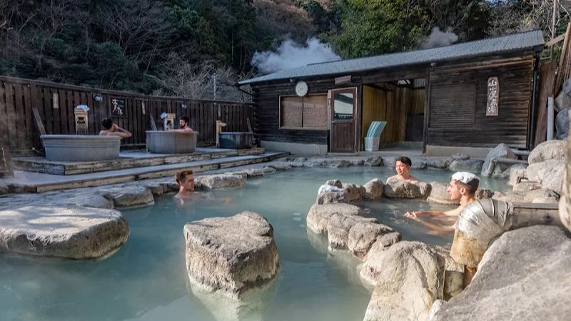 Onsen ngo&agrave;i trời