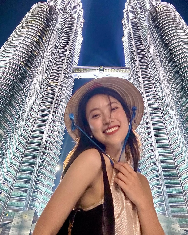 Tháp đôi Petronas là địa điểm check-in nổi tiếng ở Malaysia