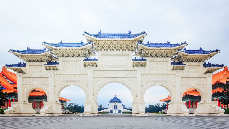 Khu vực cổng của Đài tưởng niệm