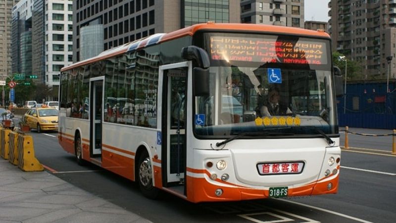 Phương tiện di chuyển tới thác nước