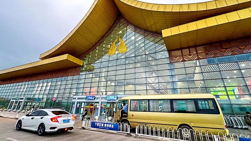 Đa dạng phương tiện di chuyển từ sân bay Cảnh Hồng về trung tâm