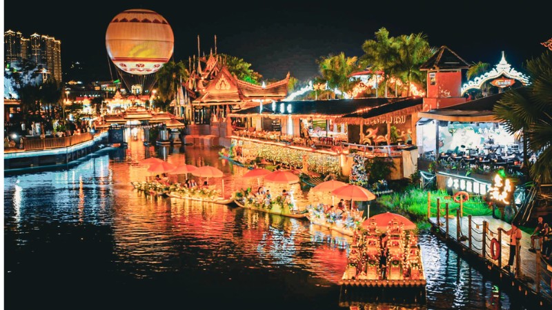 Check in không gian lãng mạn bên sông trong mùa thu