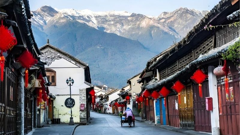 Dạo bước tr&ecirc;n c&aacute;c con đường cổ trong th&agrave;nh